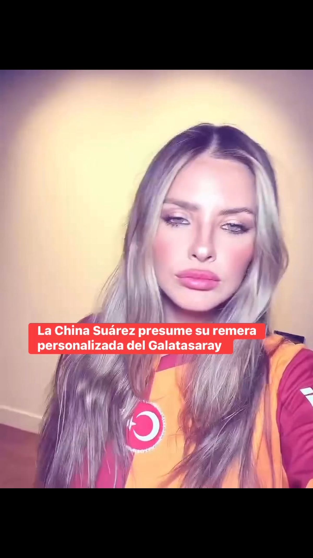 La China Suárez presumió su nueva camiseta personalizada. La China Suárez presumió su nueva camiseta personalizada.