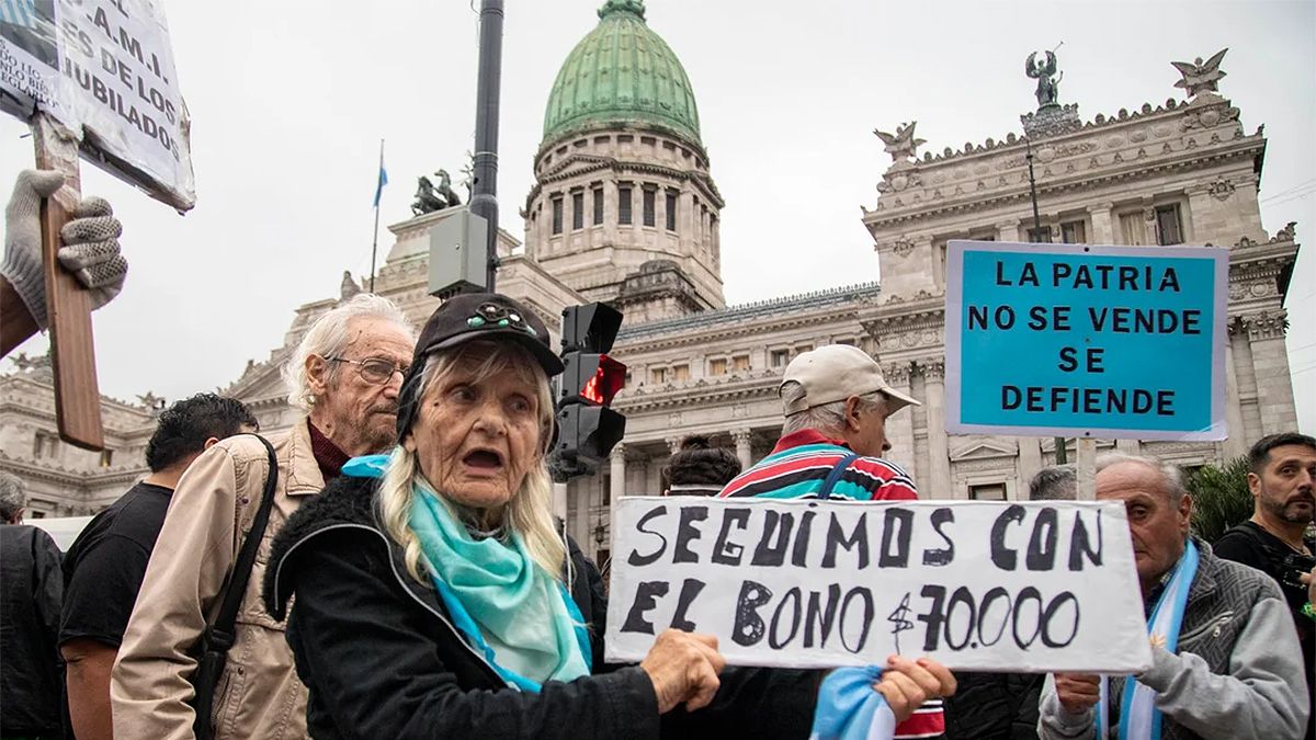 Diputados trata en el recinto el rechazo al veto del aumento a las jubilaciones Diputados trata en el recinto el rechazo al veto del aumento a las jubilaciones