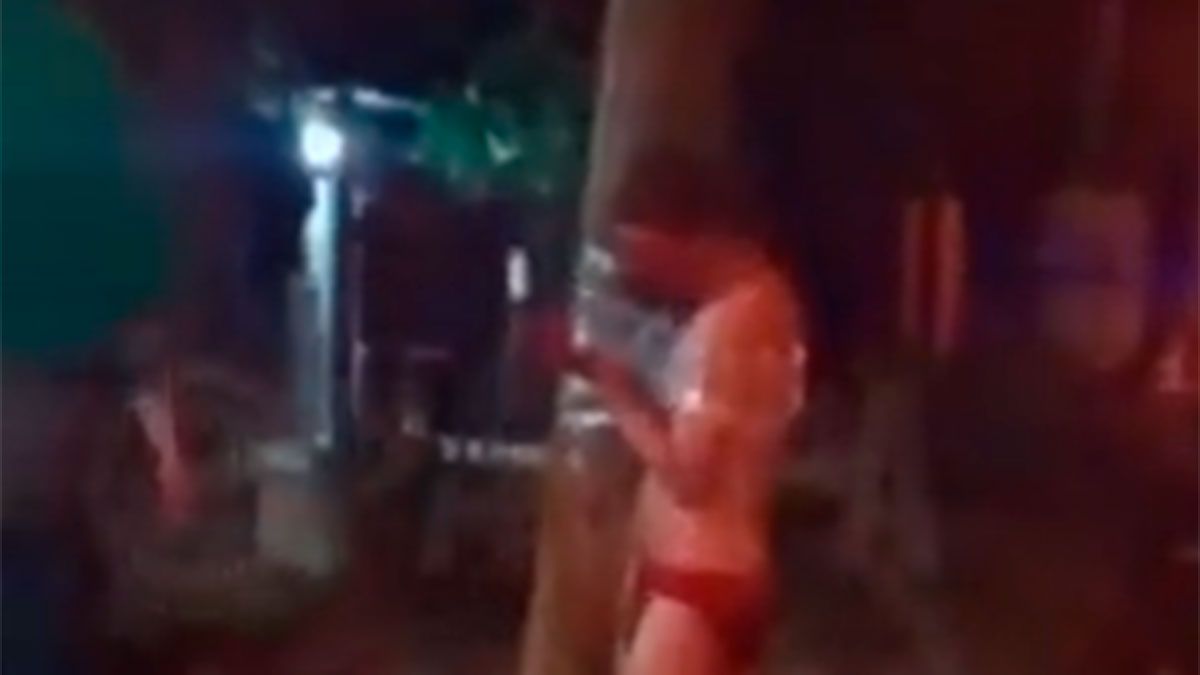 Hartos de la inseguridad, golpearon y desnudaron a un ladrón de 17 años