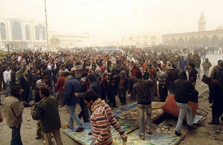 Estados Unidos y otras potencias comenzaron a sacar a sus ciudadanos de Libia por temor a una guerra civil