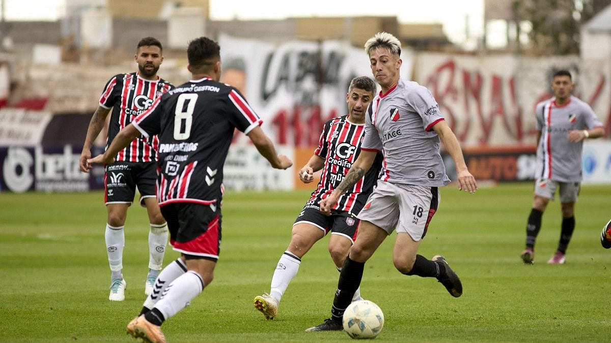 Gonzalo Gómez en su debut con el Deportivo Maipú.&nbsp;