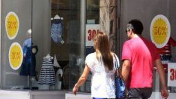 Economía reune a referentes para debatir sobre el horario corrido en el comercio