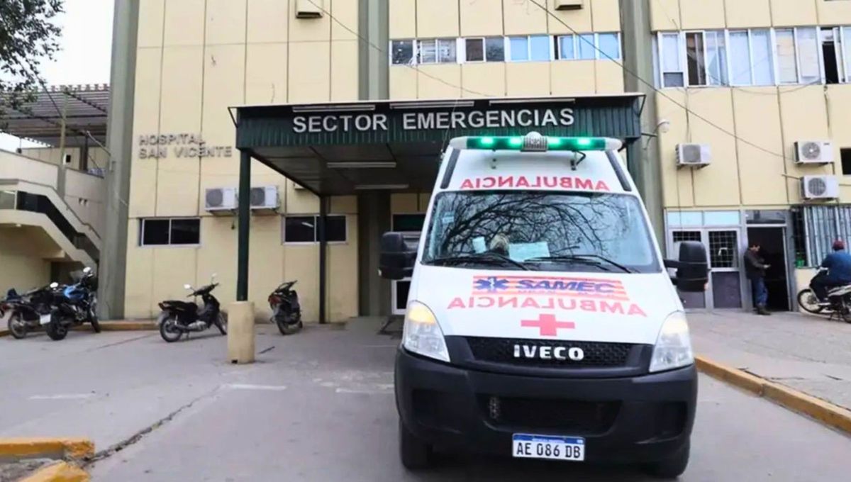 Tras ser intervenido quirúrgicamente, su pronóstico es reservado y la Justicia investiga cómo accedió al arma. Tras ser intervenido quirúrgicamente, su pronóstico es reservado y la Justicia investiga cómo accedió al arma.