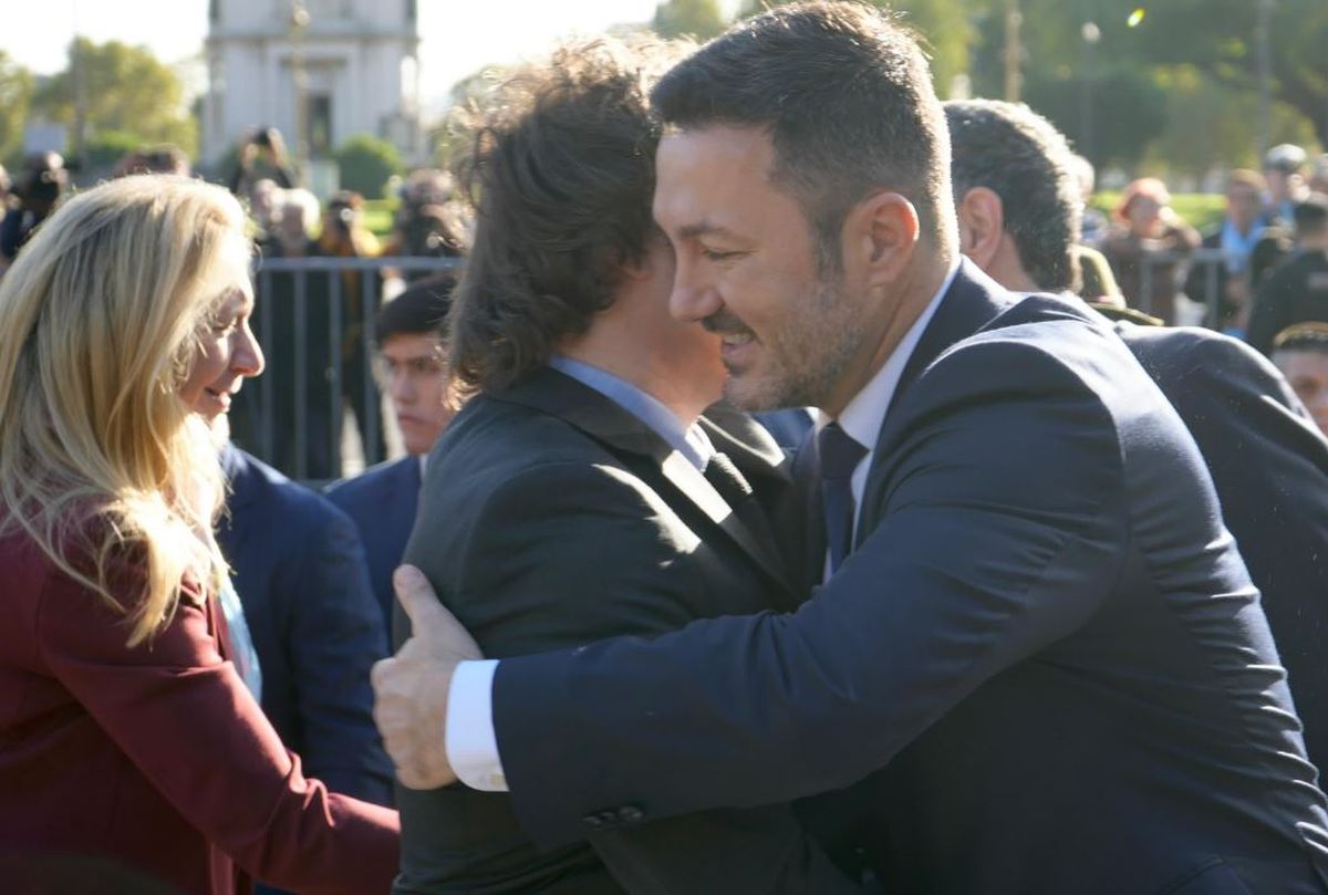 Los Milei -Karina y Javier- junto a Luis Petri durante la conmemoración del inicio de la Guerra de Malvinas. Los Milei -Karina y Javier- junto a Luis Petri durante la conmemoración del inicio de la Guerra de Malvinas.