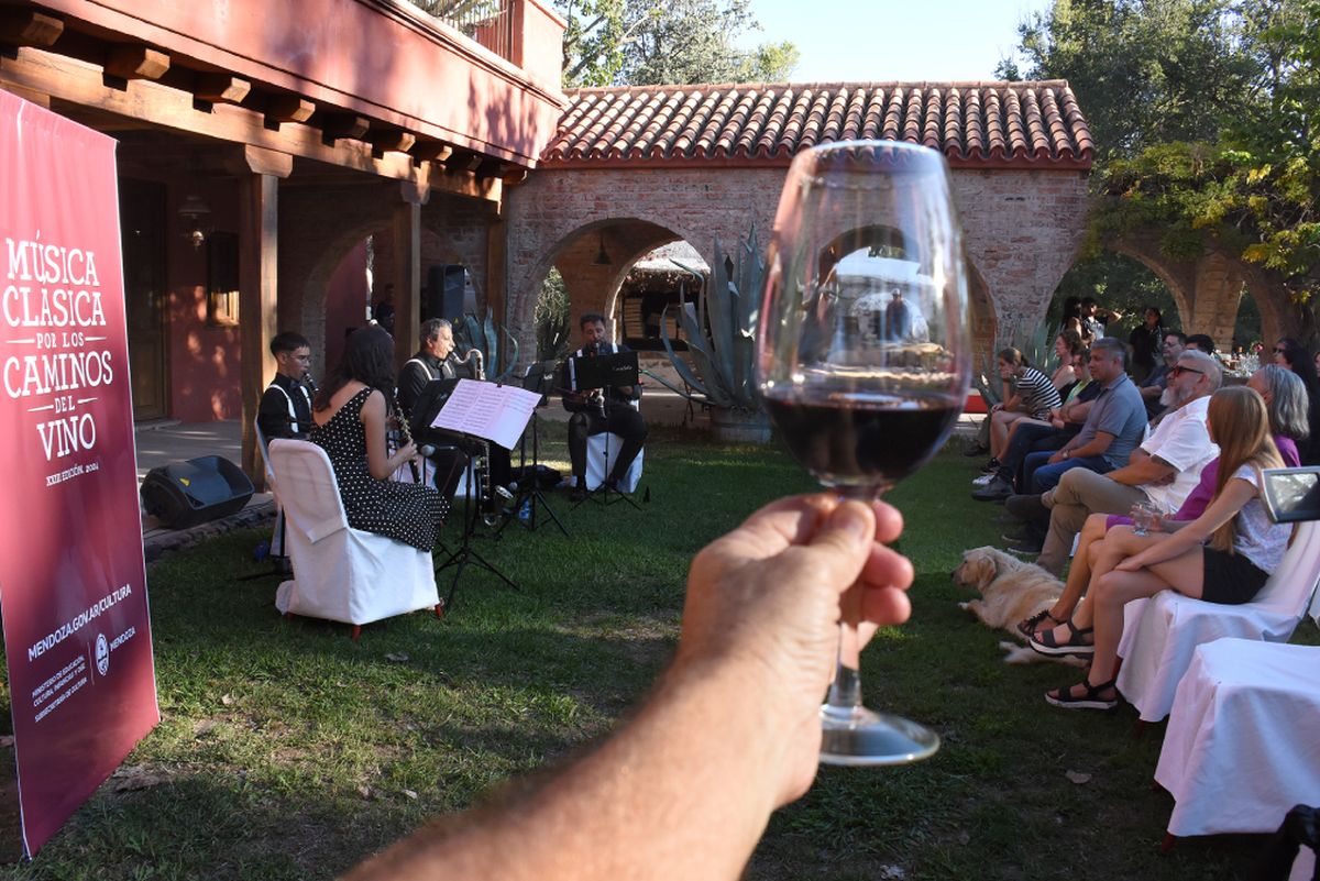 Mendoza llevó su oferta turística, vitivinícola y gastronómica a Paraguay en busca de visitantes