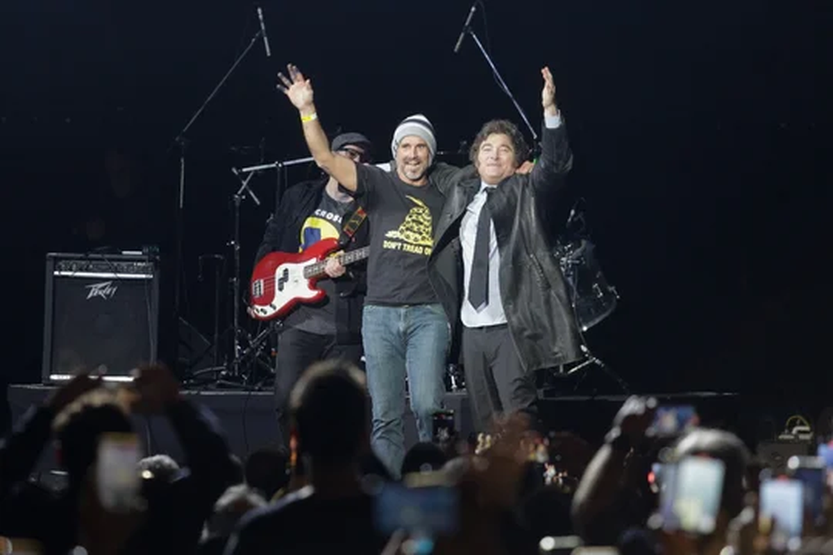 El presidente Javier Milei y el diputado nacional Alberto Benegas Lynch. El presidente Javier Milei y el diputado nacional Alberto Benegas Lynch.