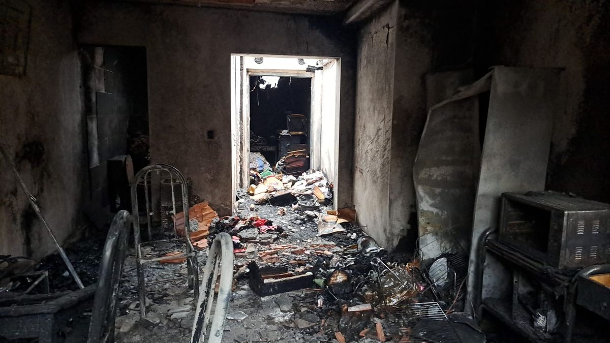 El interior de una casa afectada por el incendio. El interior de una casa afectada por el incendio.