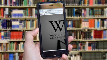 Wikipedia en español cerró temporalmente en protesta a la propuesta de derechos de autor