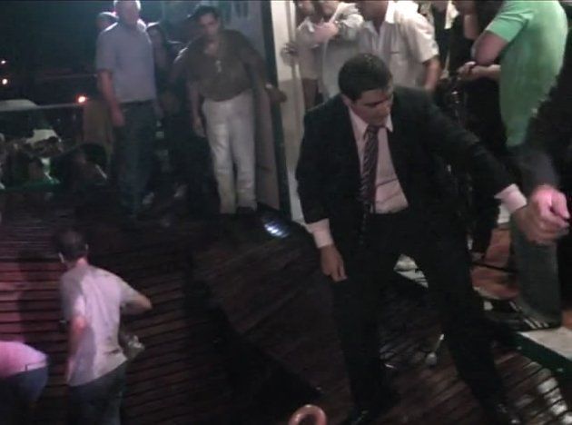 Video: así rescataban a la gente tras la caída del escenario de la Vendimia de Alvear