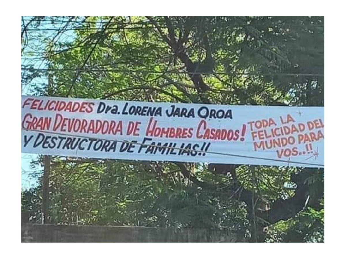 Despechada. Le dedicó un pasacalles a la novia de su exmarido y se hizo viral.