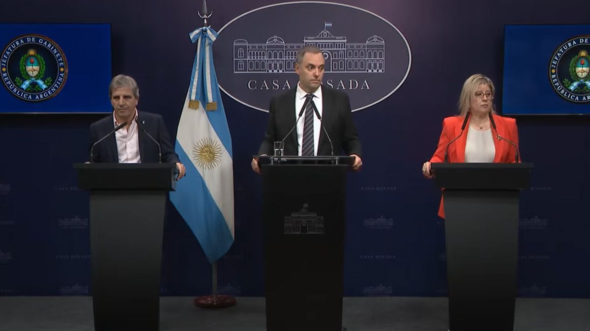 Manuel Adorni dio una conferencia de prensa en Casa Rosada.
