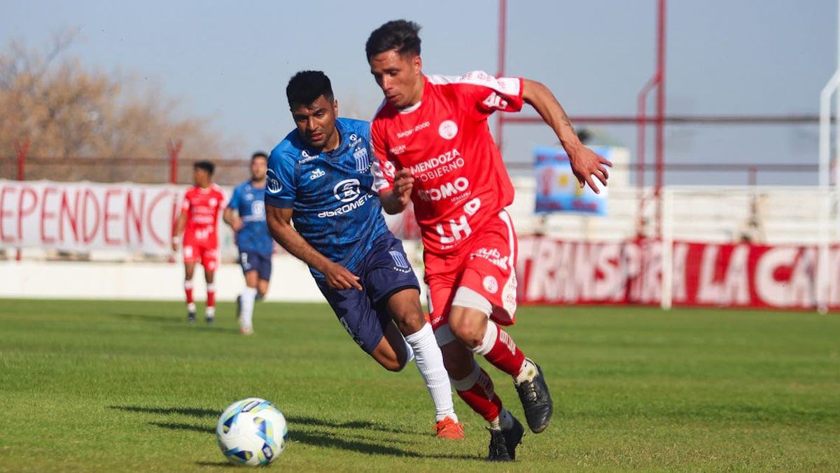 Huracán Las Heras sumó un punto y está entre los cuatro primeros de la Zona 2 del Torneo Federal A Huracán Las Heras sumó un punto y está entre los cuatro primeros de la Zona 2 del Torneo Federal A