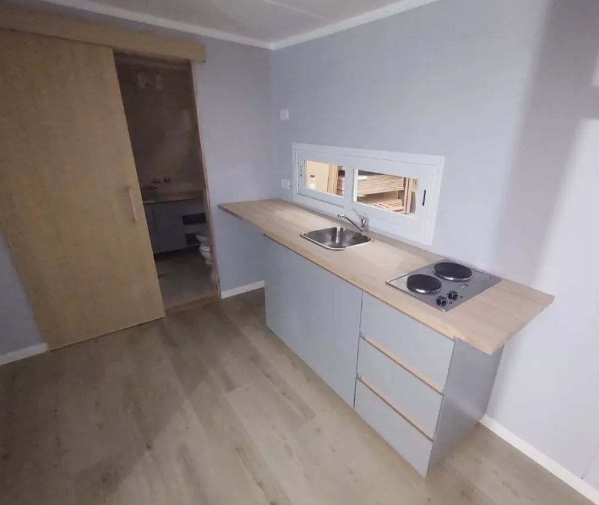 Cocina de la casa contenedor. Cocina de la casa contenedor.