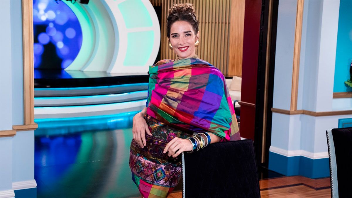 Juana Viale lució un look multicolor a todo ritmo y baile