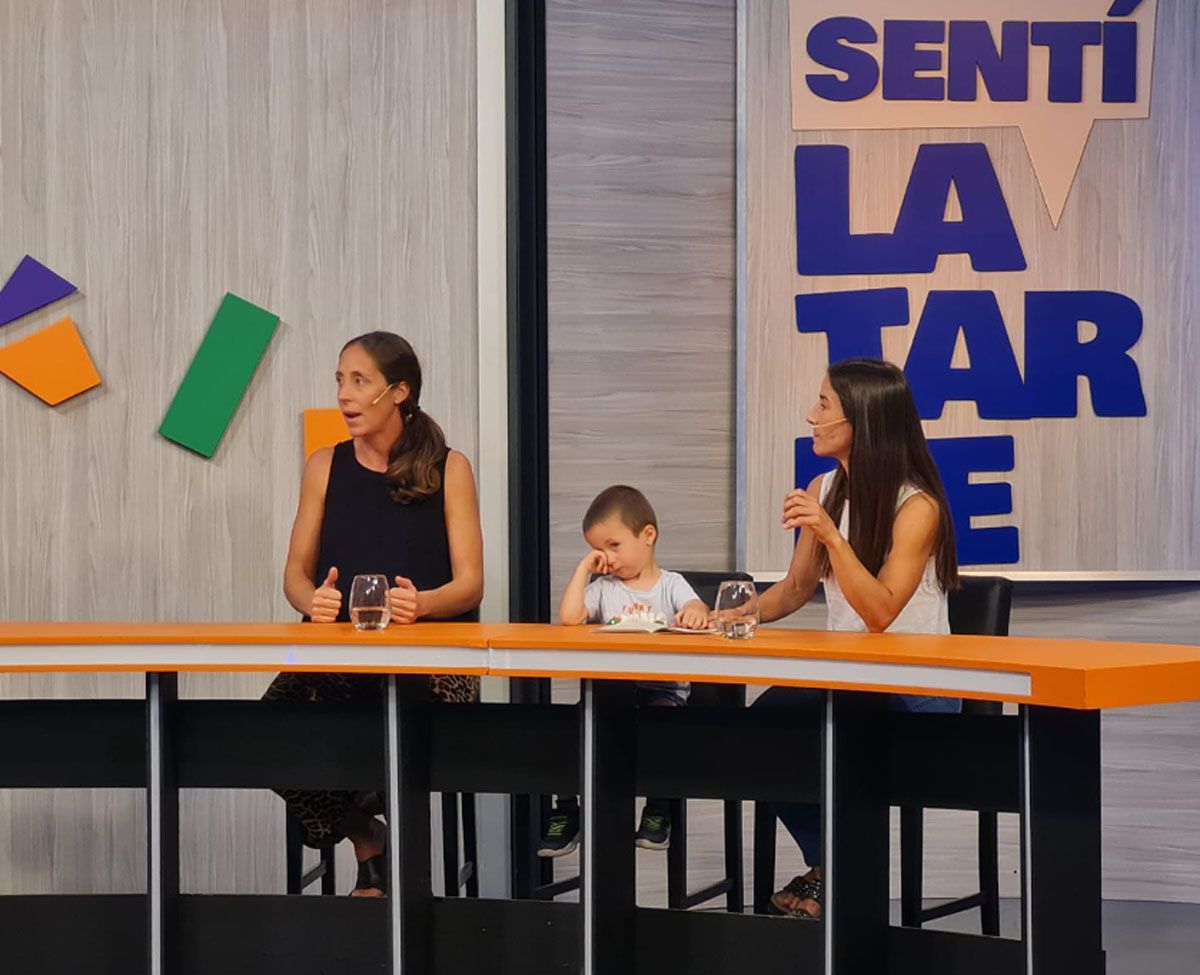 Piti, Tomi y Charo en el estudio de Canal Siete. Piti, Tomi y Charo en el estudio de Canal Siete.