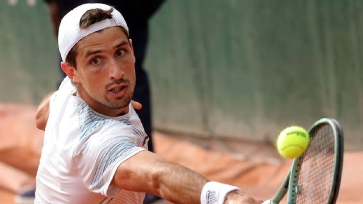 Pedro Cachín se despidió en primera ronda del certamen parisino. Pedro Cachín se despidió en primera ronda del certamen parisino. 