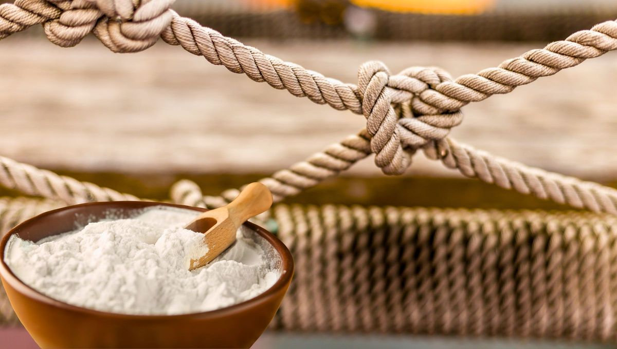 La maicena puede ser tu mejor aliada para eliminar nudos difíciles. La maicena puede ser tu mejor aliada para eliminar nudos difíciles.