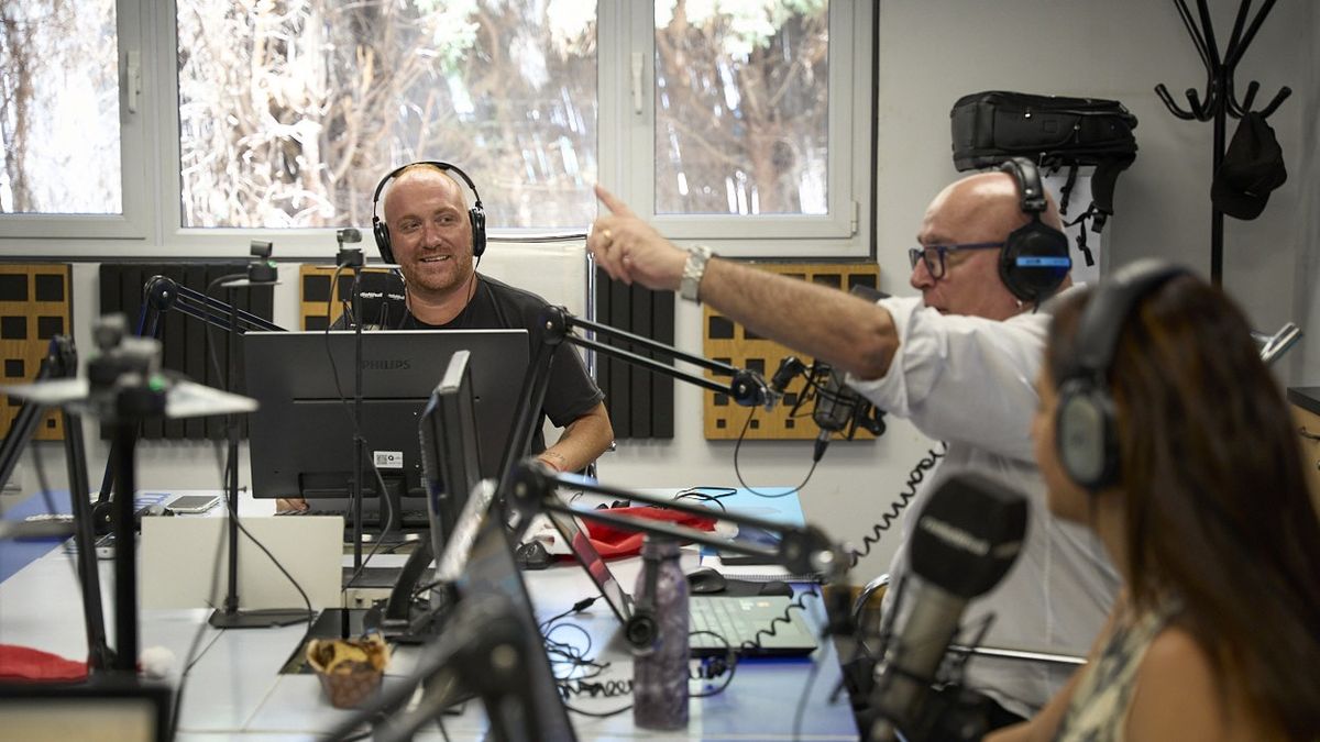 El actor se ganó un lugar destacado en la mesa de No Tenés Cara que, de 10 a 13, conduce Ricardo Montacuto por Radio Nihuil. El actor se ganó un lugar destacado en la mesa de No Tenés Cara que, de 10 a 13, conduce Ricardo Montacuto por Radio Nihuil.