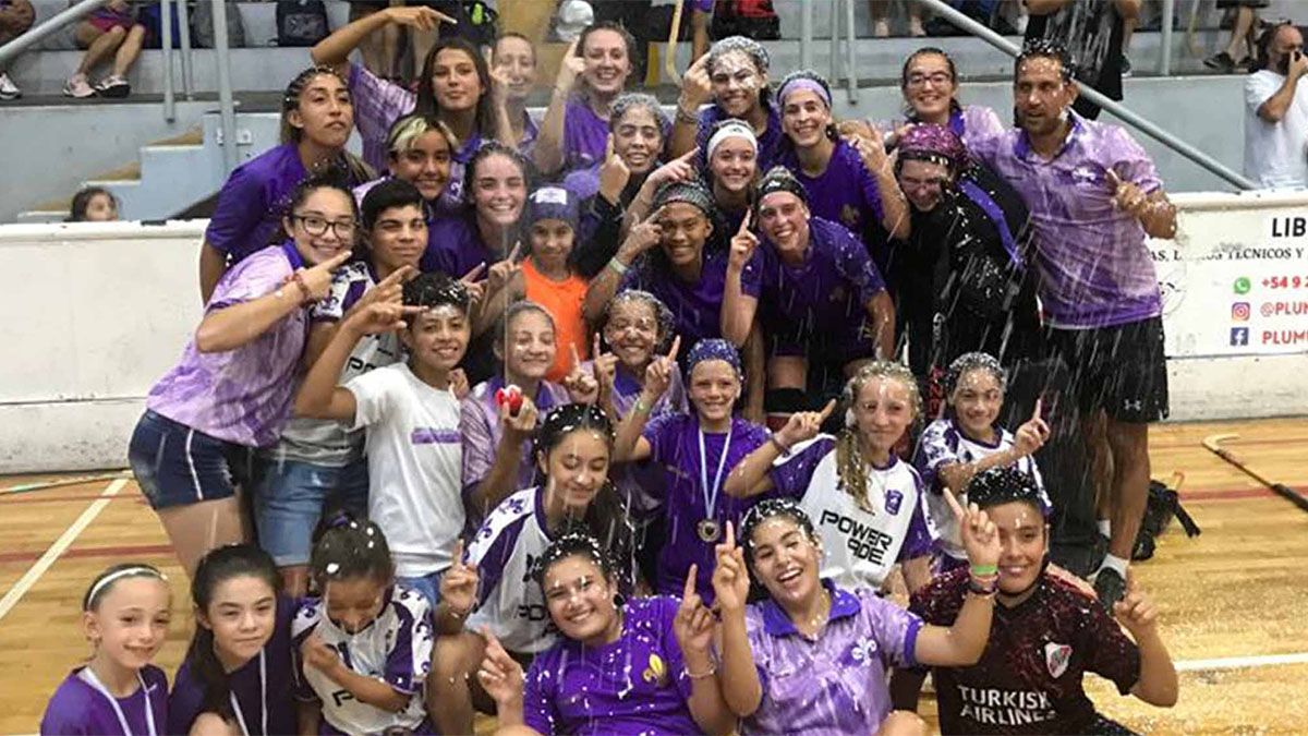 Las chicas de IMPSA ganaron el Vendimia tras vencer a Talleres.