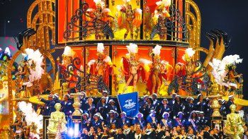 Los brasileños dejan su crisis y dan rienda suelta al Carnaval