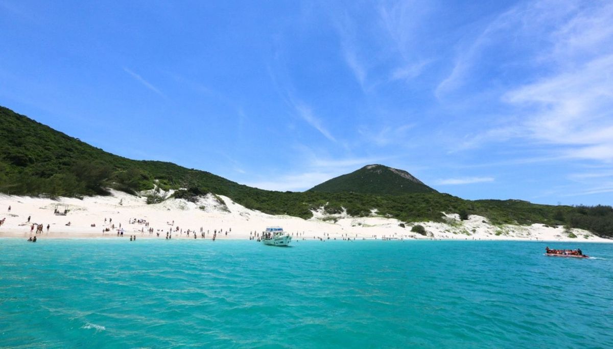 Praia do Farol tiene aguas turquesas cristalinas.