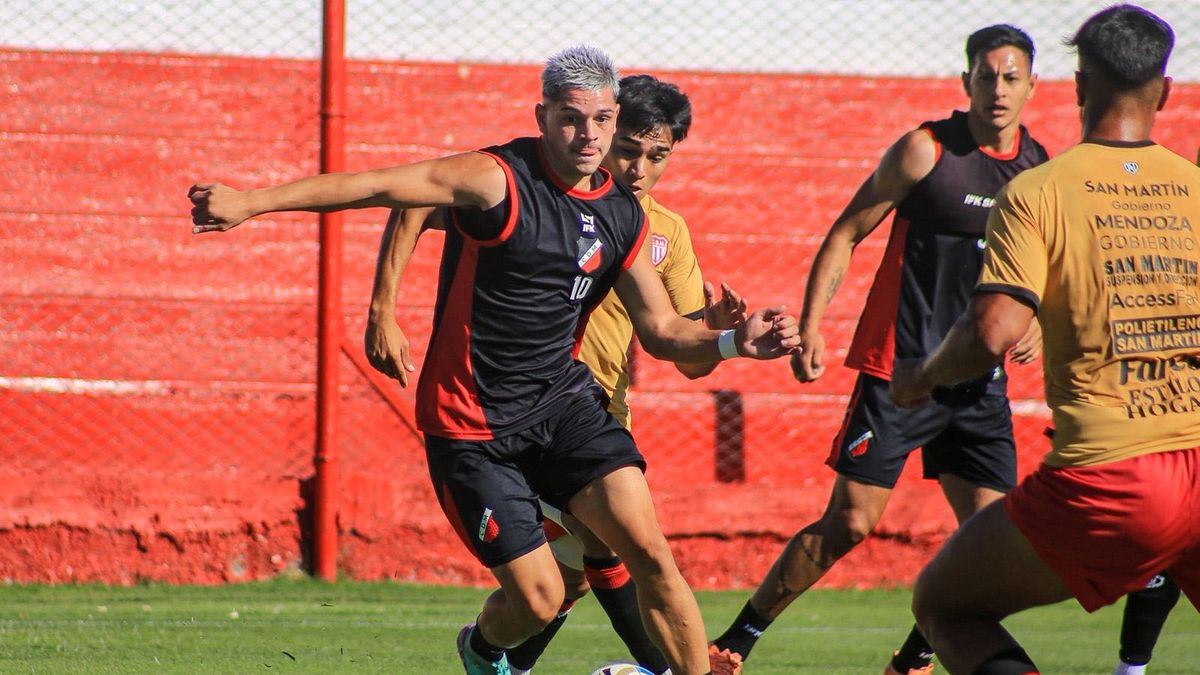 Deportivo Maipú y el Atlético San Martín jugaron un amistoso en calle Vergara