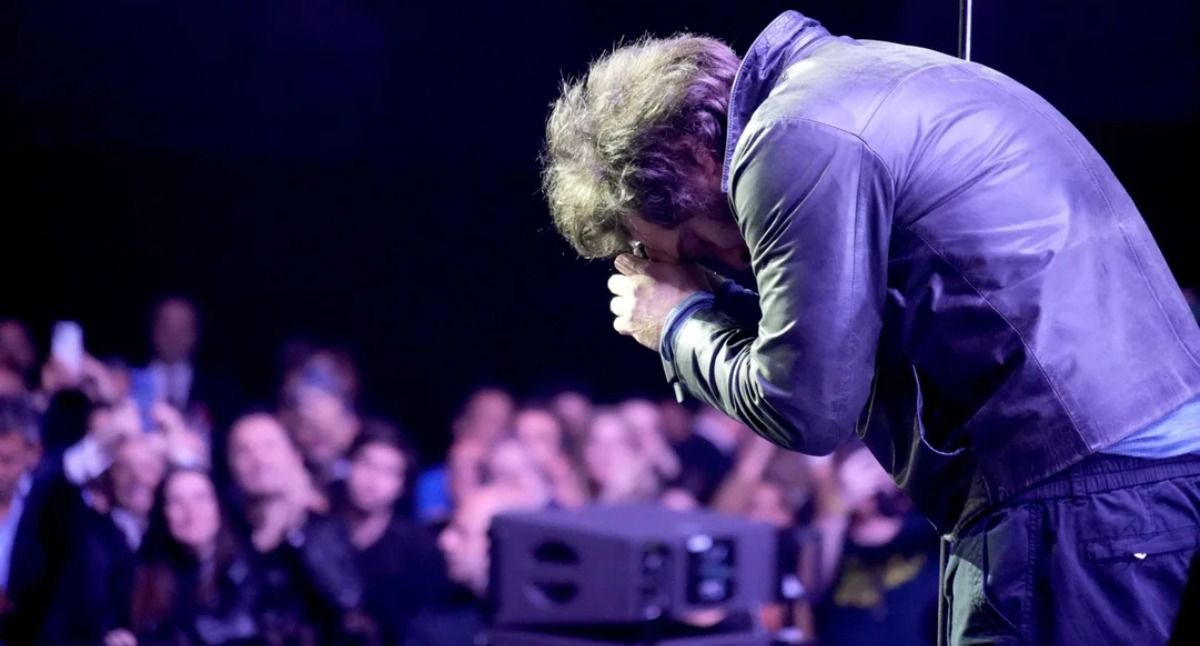 Milei escénico. El presidente subió al escenario tras las semanas más difíciles de su mandato. Milei escénico. El presidente subió al escenario tras las semanas más difíciles de su mandato.