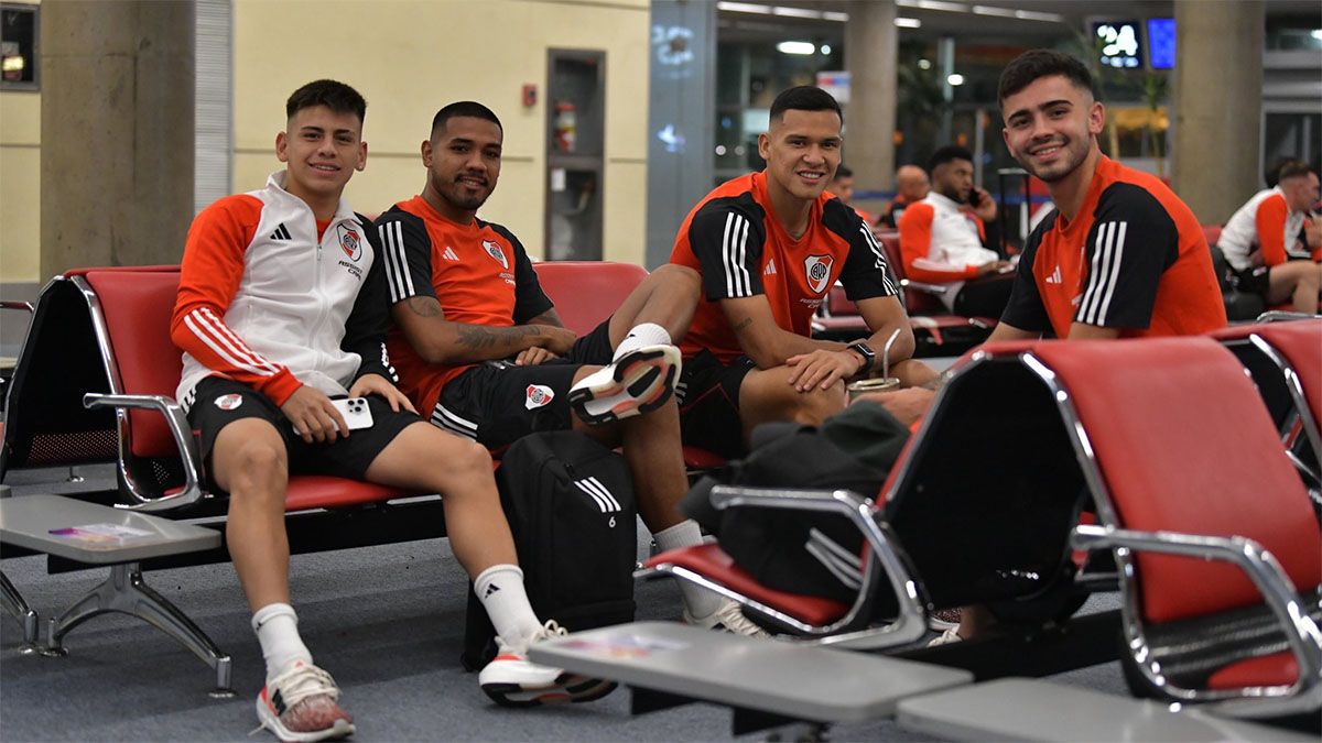 El Diablito Echeverri, David Martínez. Andrés Herrera y Santiago Simón, de River. El Diablito Echeverri, David Martínez. Andrés Herrera y Santiago Simón, de River.