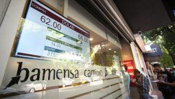 Sube el dólar en el Banco Nación y en la Bolsa ya roza los $80