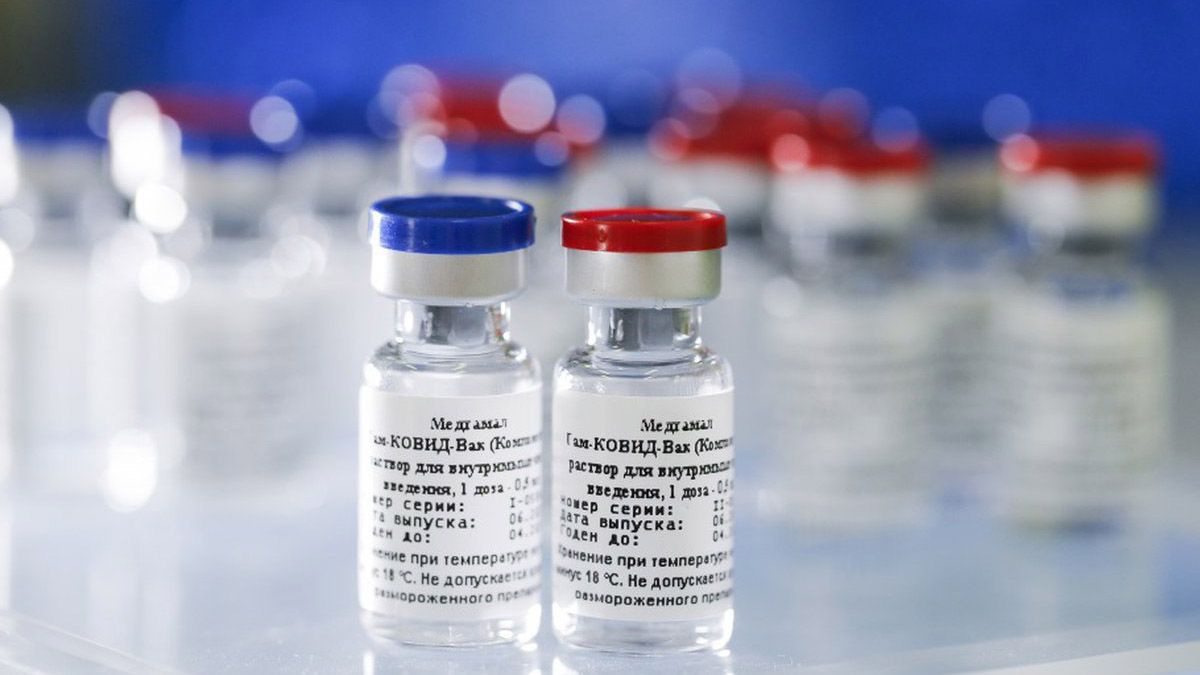 Todavía se está esperando que se apruebe la aplicación de la vacuna rusa en mayores de 60 años. Lo debe hacer la cartera rusa de Salud.