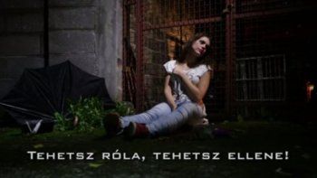 Mirá el polémico video que culpa a las mujeres por las violaciones