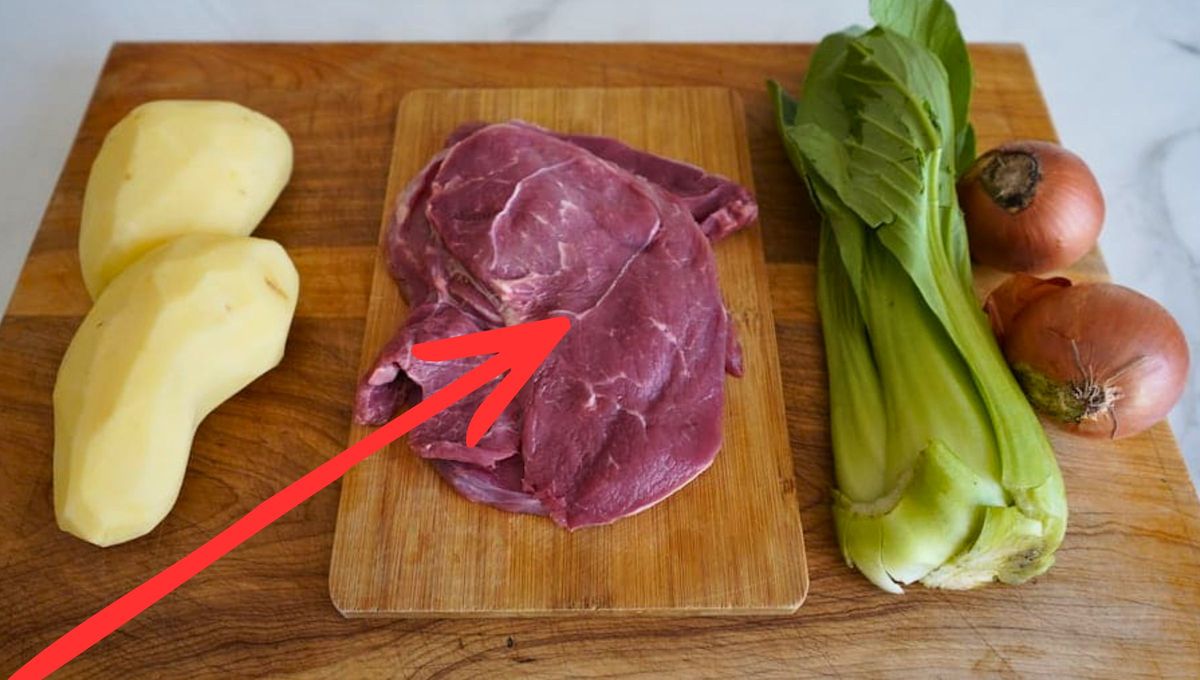 Lo que llamamos nervio es en realidad colágeno, que es una proteína que se encuentra en cantidades variables en algunas de las carnes que comemos. Lo que llamamos nervio es en realidad colágeno, que es una proteína que se encuentra en cantidades variables en algunas de las carnes que comemos.