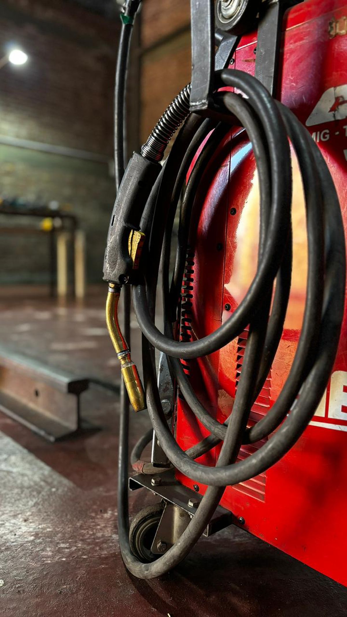 La soldadura une la técnica con la teoría y los conocimientos tecnológicos del operario para que el resultado sea el óptimo.