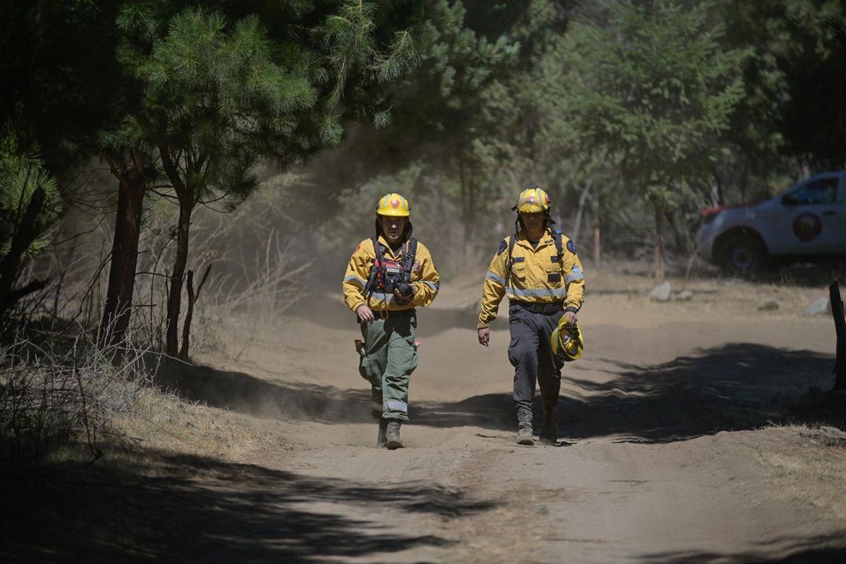Brigadistas en el incendio forestal en Epuyén. Brigadistas en el incendio forestal en Epuyén.