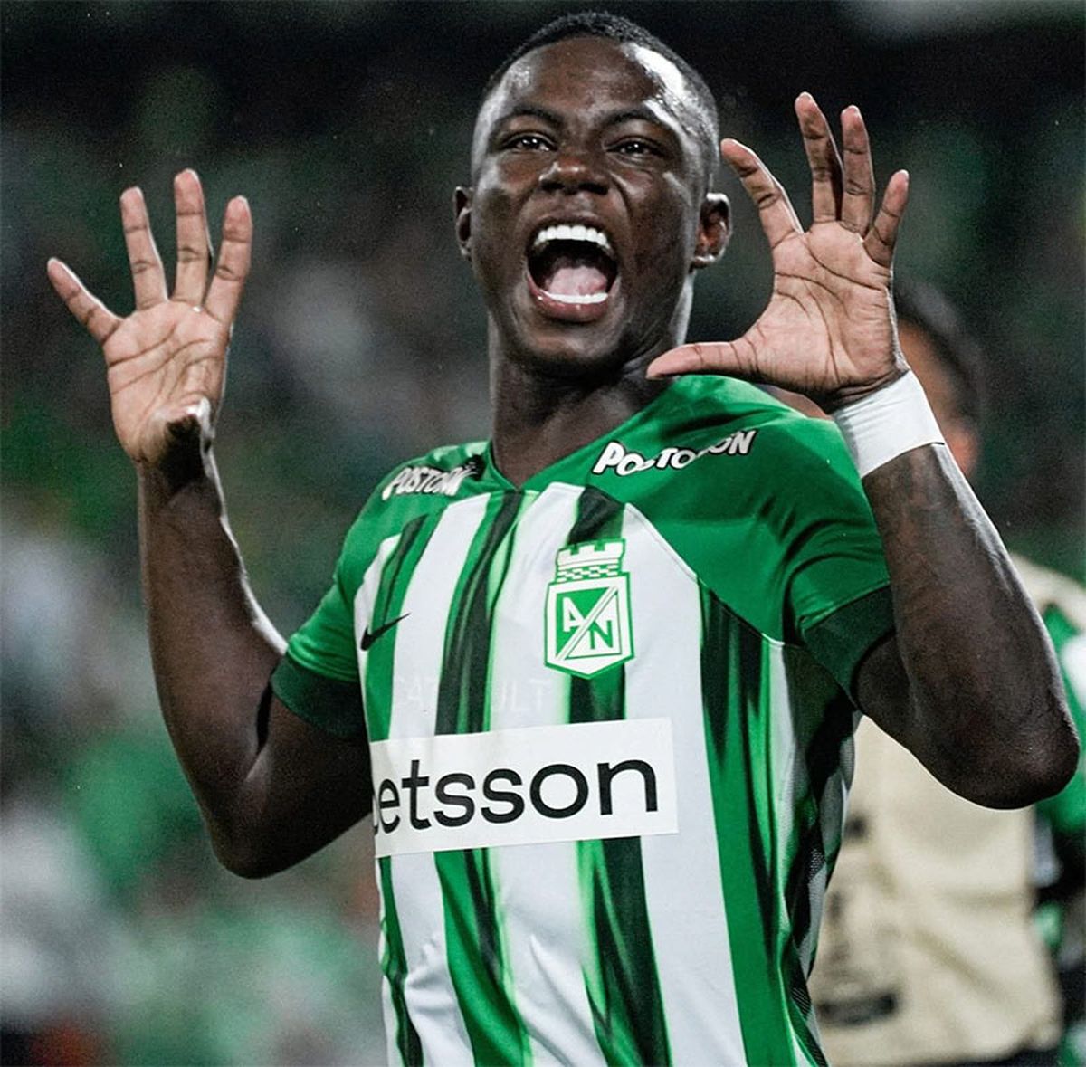 Hinestroza llegaría a Boca.