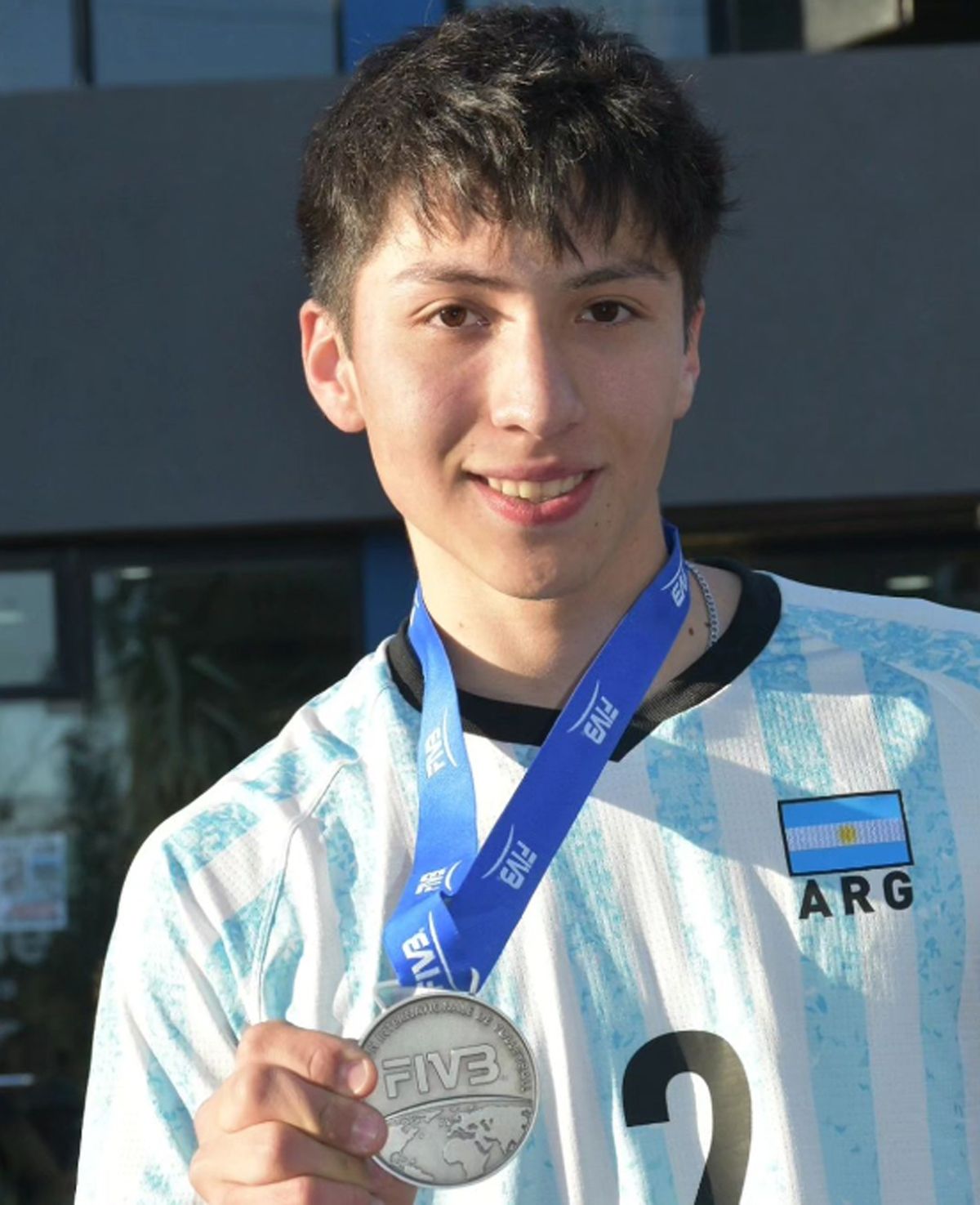 Valentín Yapura con la medalla del Mundial U17 de vóley. Valentín Yapura con la medalla del Mundial U17 de vóley.