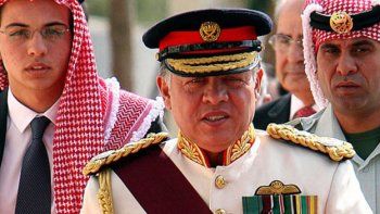 El Rey de Jordania dijo que hay relación entre el terrorismo y la crisis migrante