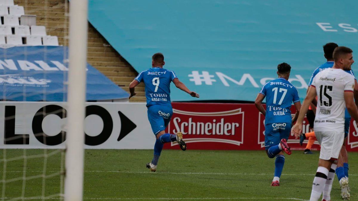 Tomás Badaloni le dio el triunfo al Tomba. (Fotos Prensa Godoy Cruz).