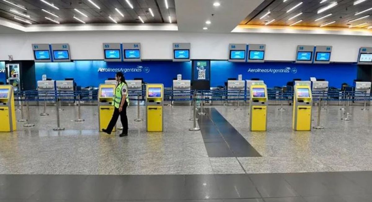 El paro en los aeropuertos fue postergado pero por las asambleas temen retrasos en los vuelos