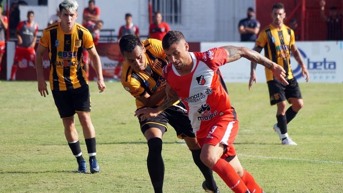 Guillermo Ferracuti, el buen lateral izquierdo del Deportivo Maipú.