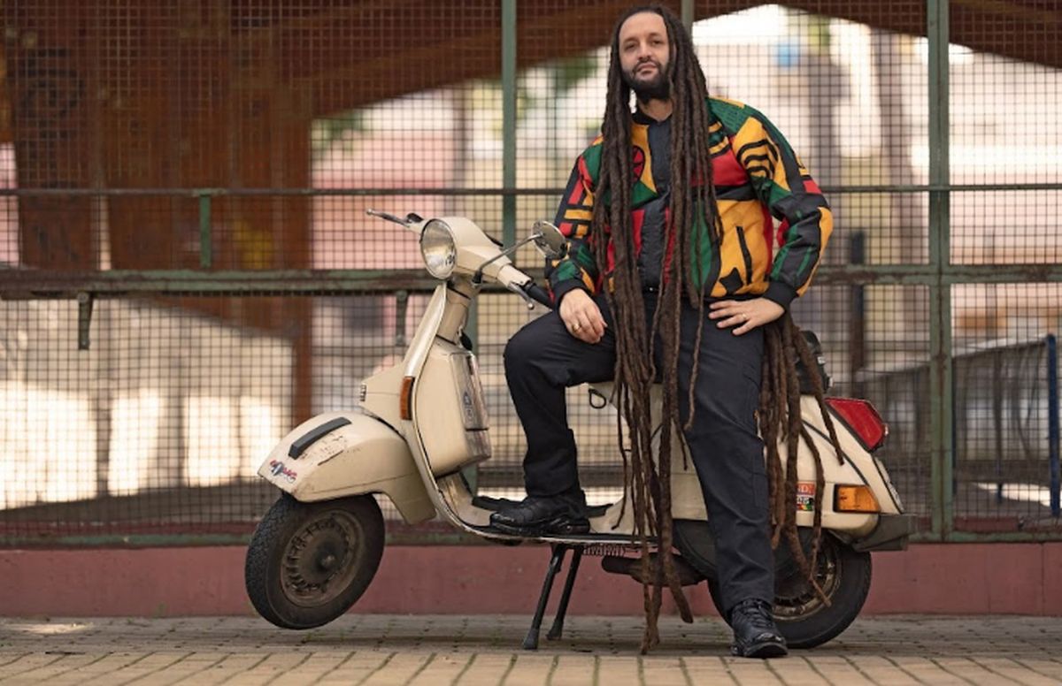 Alborosie es uno de los artistas de reggae más escuchados del mundo. Alborosie es uno de los artistas de reggae más escuchados del mundo.