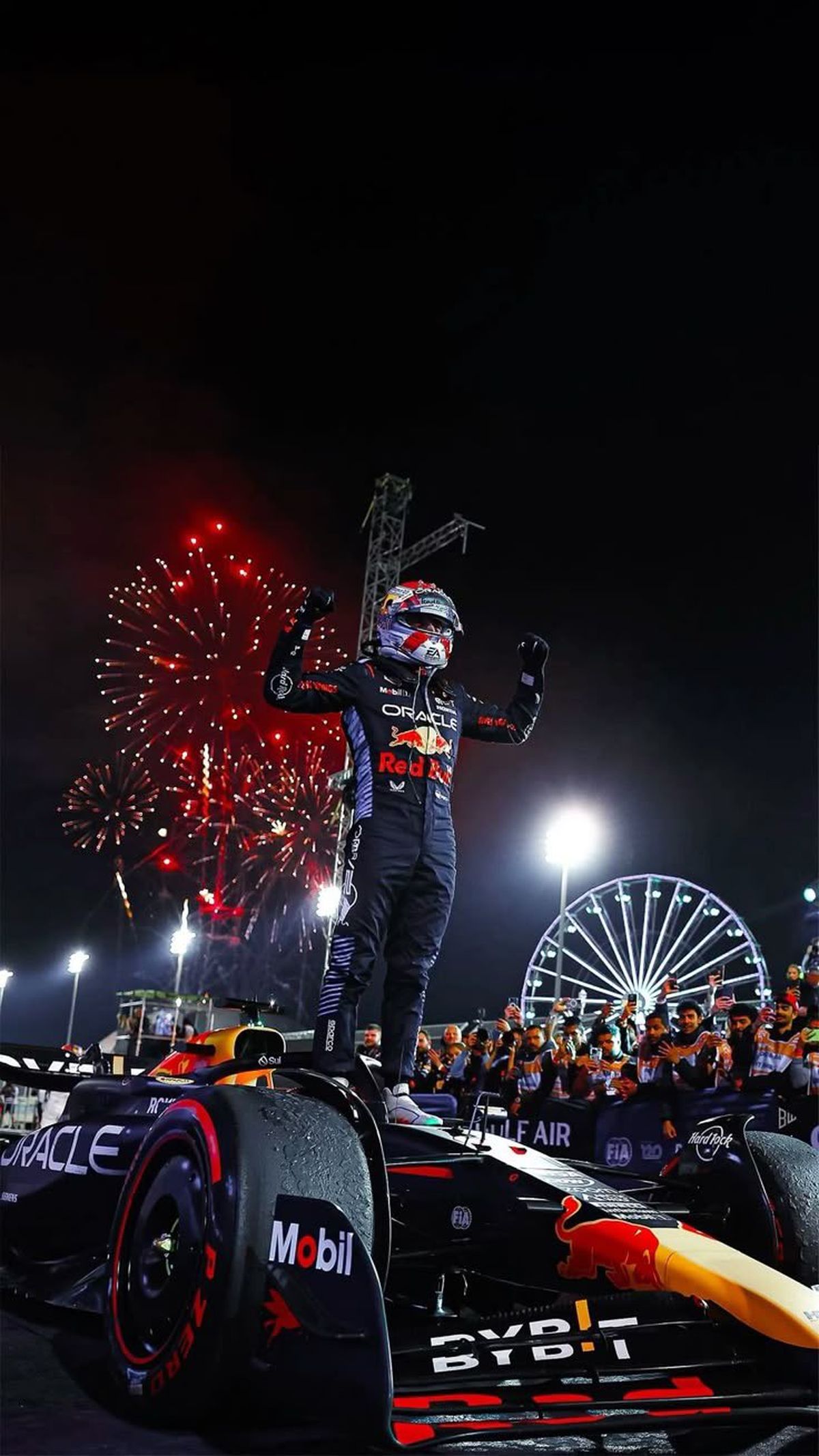 Max Verstappen aprovechó el choque de Lando Norris e hizo su 42da pole en la Fórmula 1.