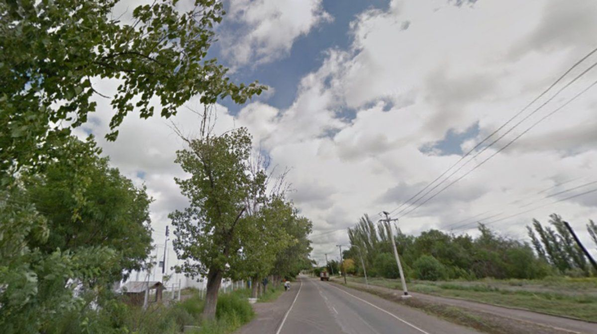 En este sector de la ruta 60, entre calles Lencinas y Lobos, de Junín, es donde se produjo el choque donde murió Javier Díaz este lunes.