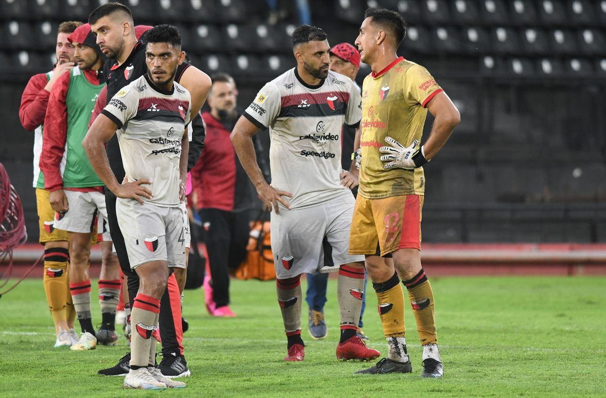 Colón de Santa Fe perdió con Gimnasia La Plata y descendió a Primera Nacional Colón de Santa Fe perdió con Gimnasia La Plata y descendió a Primera Nacional