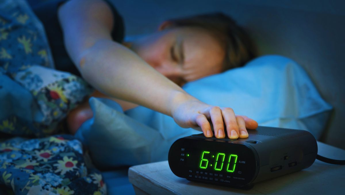 Cuál es el significado de retrasar siempre la alarma del despertador, según la psicología del sueño