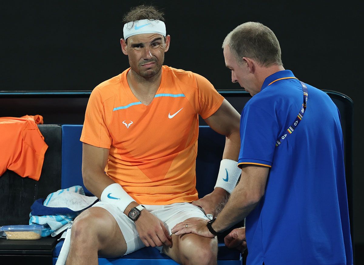 Rafa fue atendido y terminó el partido visiblemente dolorido