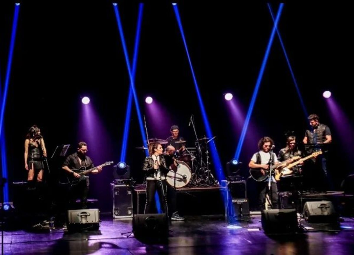 Roxband toca en San Rafael.