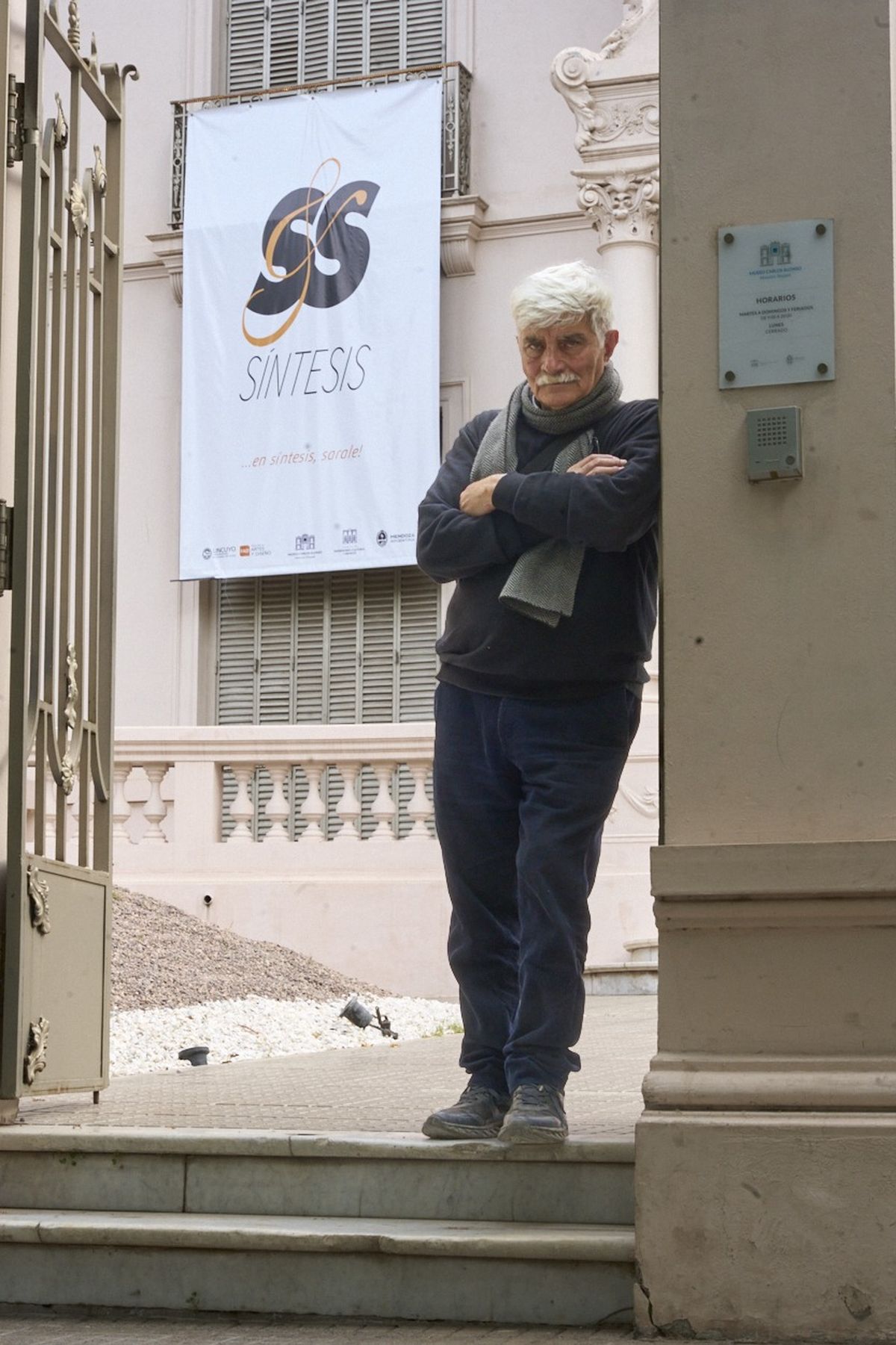 En su muestra en el Museo Carlos Alonso, Sarale da testimonio de que el diseño puede ser, al mismo tiempo, oficio, pensamiento y militancia.
