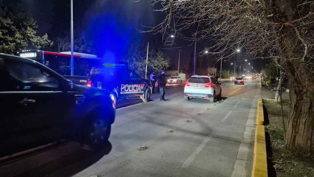 El joven motociclista que murió tras un accidente en Corralitos, Guaymallén, iba a su trabajo en una empacadora de zapallos. El joven motociclista que murió tras un accidente en Corralitos, Guaymallén, iba a su trabajo en una empacadora de zapallos.