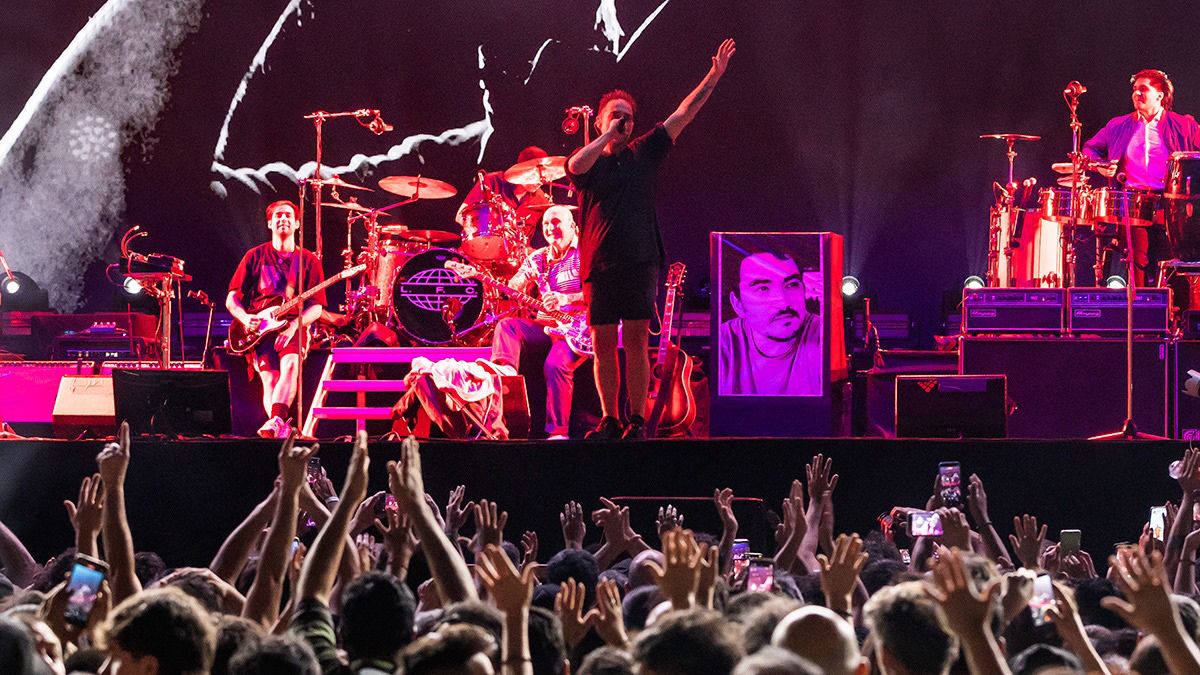 Fiesta, vigencia y cátedra de ritmo: Los Fabulosos Cadillacs celebraron sus 40 años en Mendoza